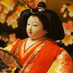 hinaningyo doll